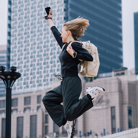 OneGo Lite Backpack (Cream, 12L) Image 2