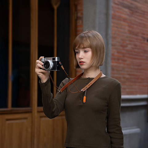 Camera Shoulder Strap Slim (Caramel Brown) Image 1